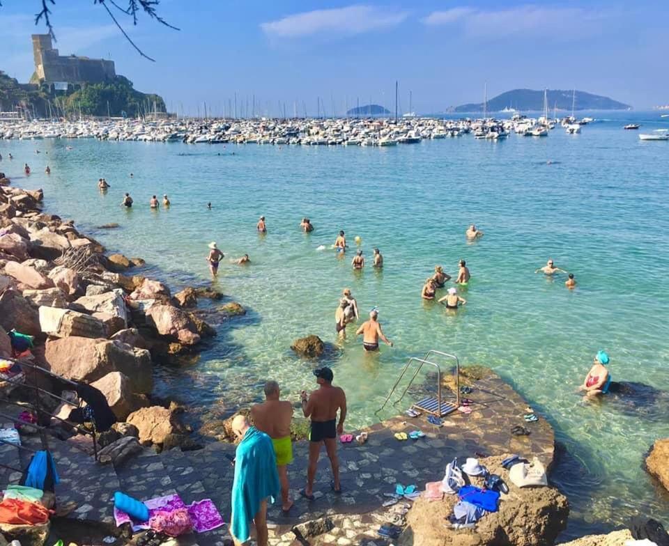 Casabarbaralerici A 2 Passi Dal Mare Villa Luaran gambar